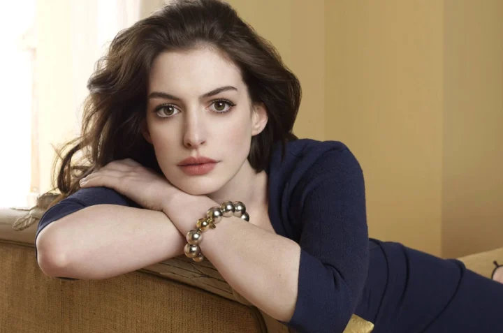 Anne Hathaway và Jake Gyllenhaal trong Love & Other Drugs
