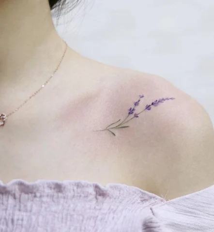 Các mẫu hình xăm xương quai xanh mini theo xu hướng