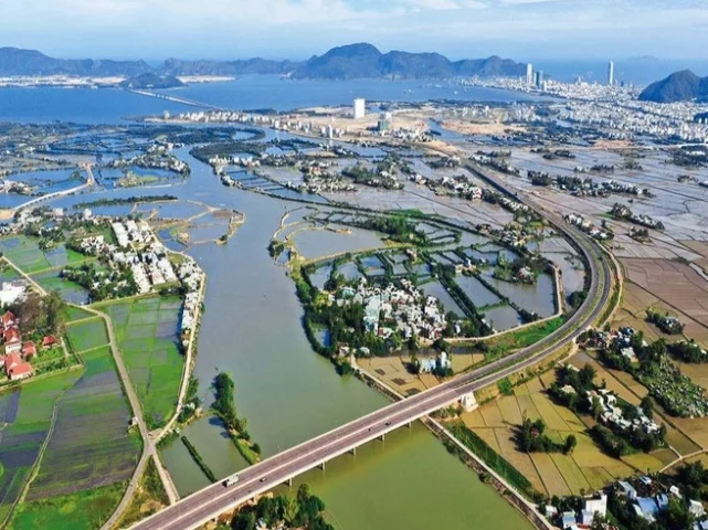 Duyên Hải Miền Trung 2026: Tiềm Năng và Thách Thức Phát Triển Cảnh biển đẹp tại Duyên hải Miền Trung