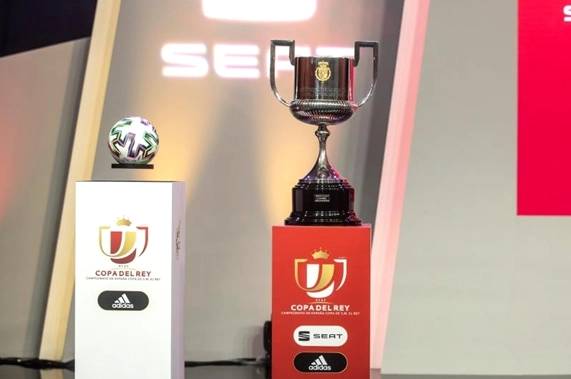 Cầu thủ Real Betis ăn mừng chức vô địch Cúp Nhà Vua