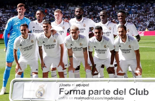 Cầu thủ Real Madrid ăn mừng bàn thắng