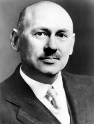 Ai Là Người Tạo Ra Tên Lửa: Hành Trình Khám Phá Lịch Sử Chân dung Robert H. Goddard