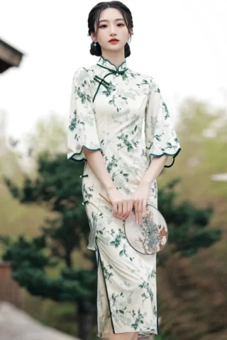 Mẫu Sườn Xám Đẹp Nhất 2026: Lựa Chọn Hoàn Hảo Cho Phái Đẹp Cô gái diện mẫu sườn xám đẹp nhất