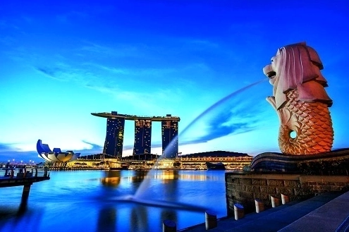 Quốc gia nào có tượng Merlion nổi tiếng? Khám phá Singapore! Công viên Merlion nhìn ra vịnh Marina