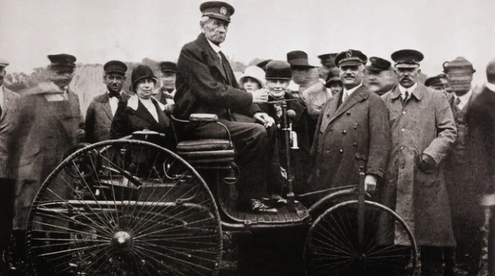 Gottlieb Daimler và chiếc xe bốn bánh đầu tiên