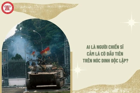 Hình ảnh tái hiện chiến sĩ cắm cờ Dinh Độc Lập