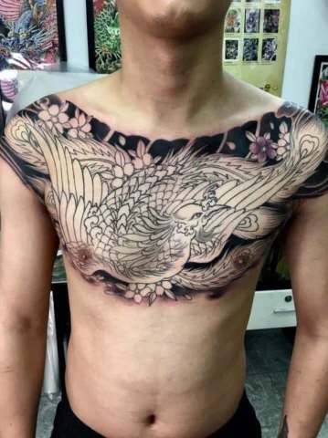 Hình xăm rồng lớn trên ngực nam