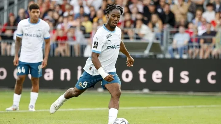 Huấn luyện viên Marseille chỉ đạo chiến thuật