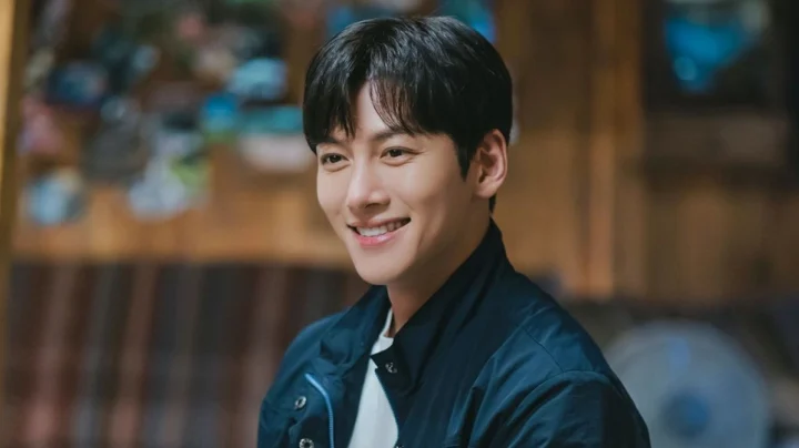 Ji Chang-wook Phim: Khám Phá Sự Nghiệp Rực Rỡ Của "Hoàng Tử Châu Á" Ji Chang-wook trong My Name