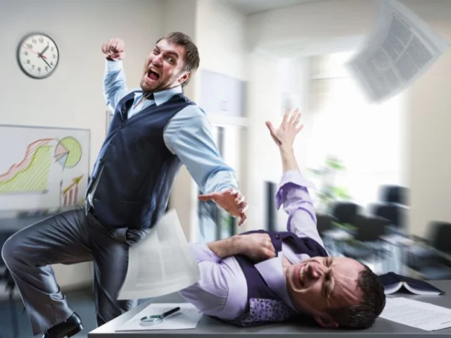 Giải Mã Giấc Mơ: Nằm Mơ Thấy Người Khác Đánh Nhau Chảy Máu Kiểm soát cảm xúc sau giấc mơ