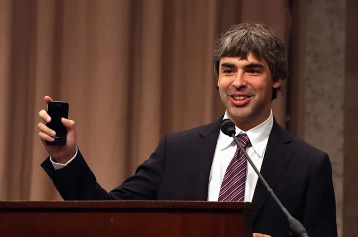 Người Sáng Lập Google Là Ai? Câu Chuyện Về Larry Page & Sergey Brin Larry Page và Sergey Brin tại một sự kiện của Google