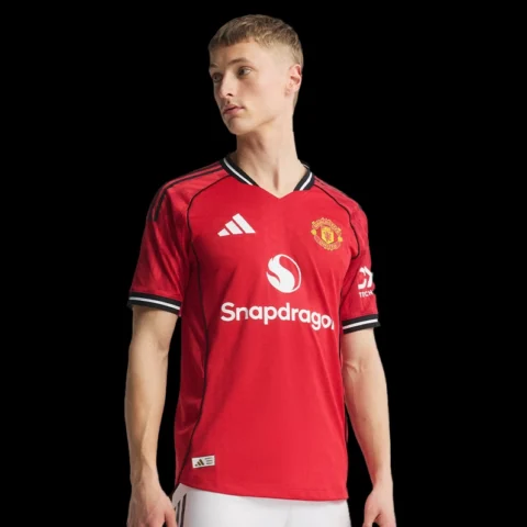 Mẫu áo đấu sân nhà Manchester United cổ điển