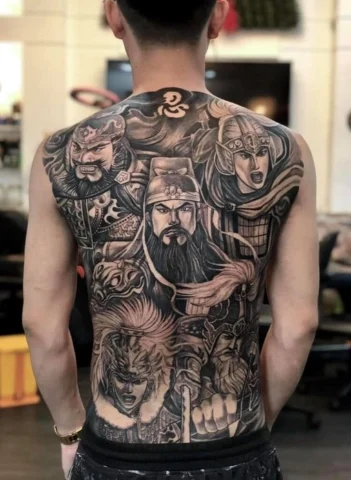 Ngũ Hổ Tướng kết hợp mây và sóng nước