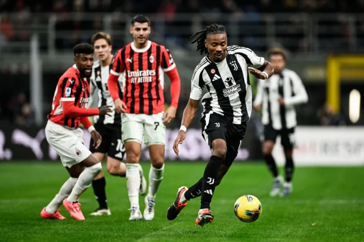 Juventus vs AC Milan 2026: Cuộc Đại Chiến Kinh Điển Của Bóng Đá Ý Người hâm mộ theo dõi trận Juventus vs AC Milan