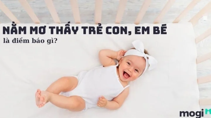Người mẹ bế em bé sơ sinh trong giấc mơ