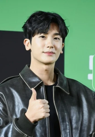 Park Hyung-sik 2026: Hành Trình Ngôi Sao Tiếp Tục Tỏa Sáng Park Hyung-sik tại một sự kiện họp báo