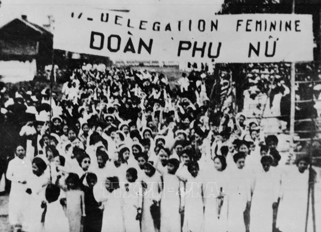 Phụ nữ Việt Nam với truyền thống và hiện đại