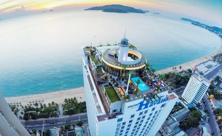 Havana Nha Trang 2026: Khám phá thiên đường nghỉ dưỡng và giải trí đỉnh cao Quang cảnh về đêm tại Skylight Nha Trang