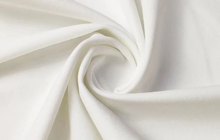 Vải Nylon: Khám Phá Ưu Nhược Điểm, Ứng Dụng & Xu Hướng 2026 Sản phẩm may mặc từ vải nylon cao cấp