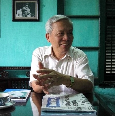 Nguyễn Khoa Điềm: Chân dung tác giả văn học Việt Nam đương đại Tác giả Nguyễn Khoa Điềm trong một buổi tọa đàm