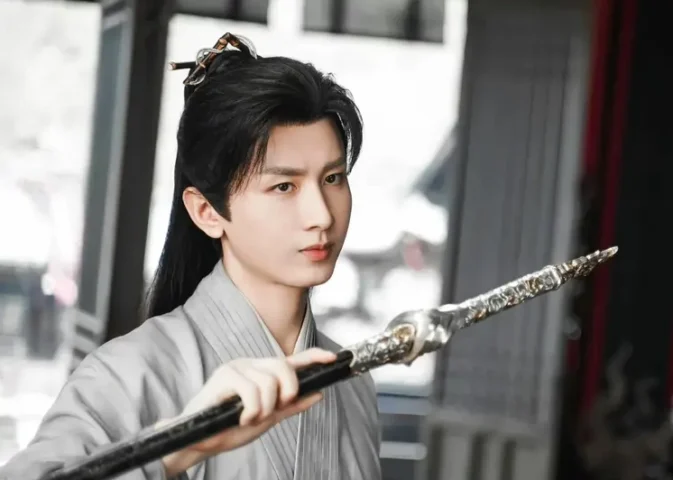 Chương Trình Truyền Hình Có Sự Tham Gia Của Thành Nghị: Điểm Danh Thành Nghị trong một cảnh phim ấn tượng