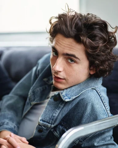 Timothée Chalamet trên bìa tạp chí