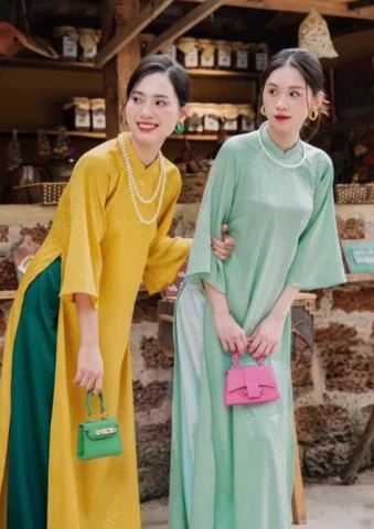 Đồ Truyền Thống Việt Nam: Di Sản Văn Hóa Cần Bảo Tồn Vẻ đẹp của áo dài truyền thống Việt Nam
