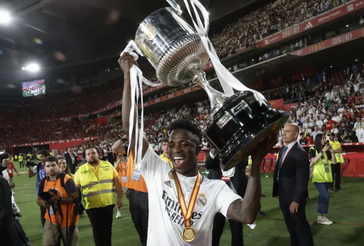Vinicius Jr ghi bàn quyết định cho Real Madrid
