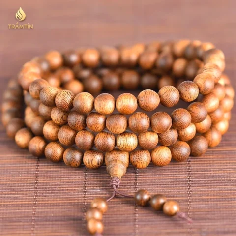 Vòng trầm hương 108 hạt hợp phong thủy