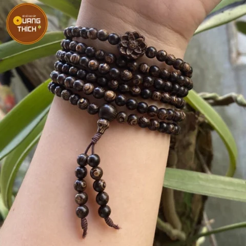 Vòng trầm hương mix charm phong thủy