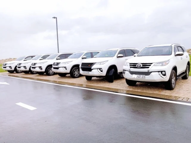 Xe taxi đời mới phục vụ hành khách đi tỉnh